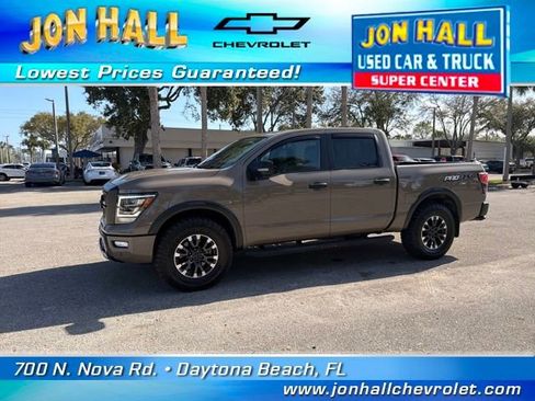 Used 2023 Nissan Titan PRO-4X w/ Pro-4x Convenience Package image 3