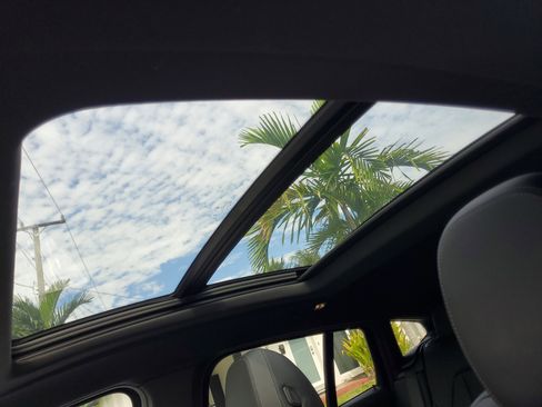 Used 2024 BMW X4 xDrive30i image 21