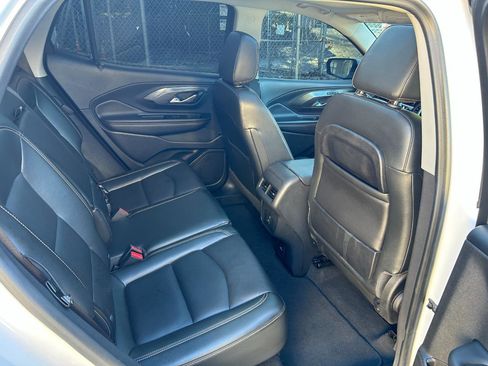 Used 2019 GMC Terrain SLT w/ Infotainment Package II AWD/4WD image 15