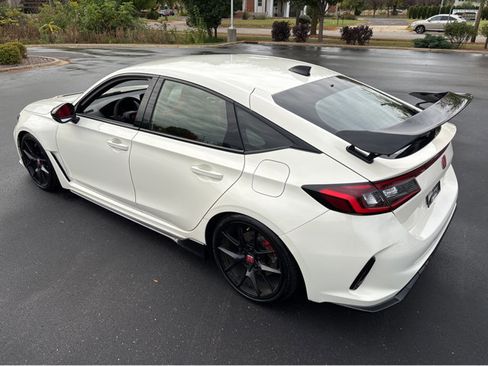 Used 2023 Honda Civic Type R image 16