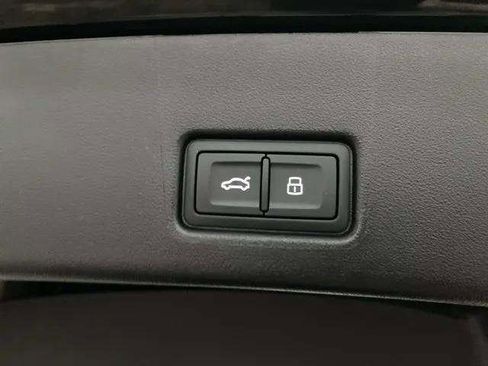 Used 2024 Audi Q4 e-tron Premium Plus w/ Premium Plus image 8