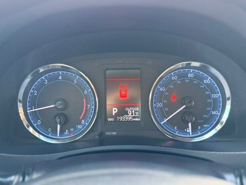 Used 2018 Toyota Corolla LE FWD image 10