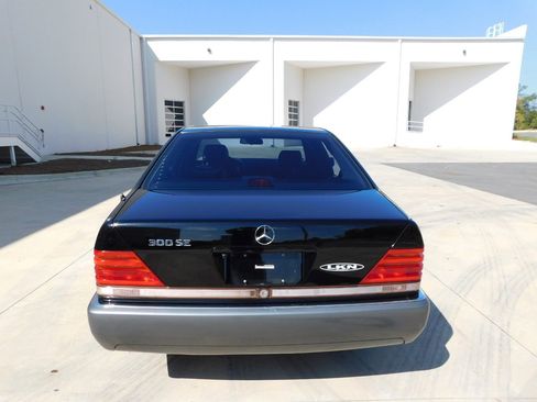Used 1992 Mercedes-Benz 300 SE image 9