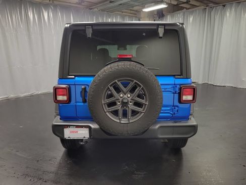 Used 2024 Jeep Wrangler Unlimited Sport AWD/4WD image 7