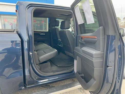 Used 2023 GMC Sierra 1500 Denali w/ Denali Reserve Package AWD/4WD image 11