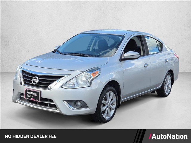 Used 2016 Nissan Versa FWD image 1
