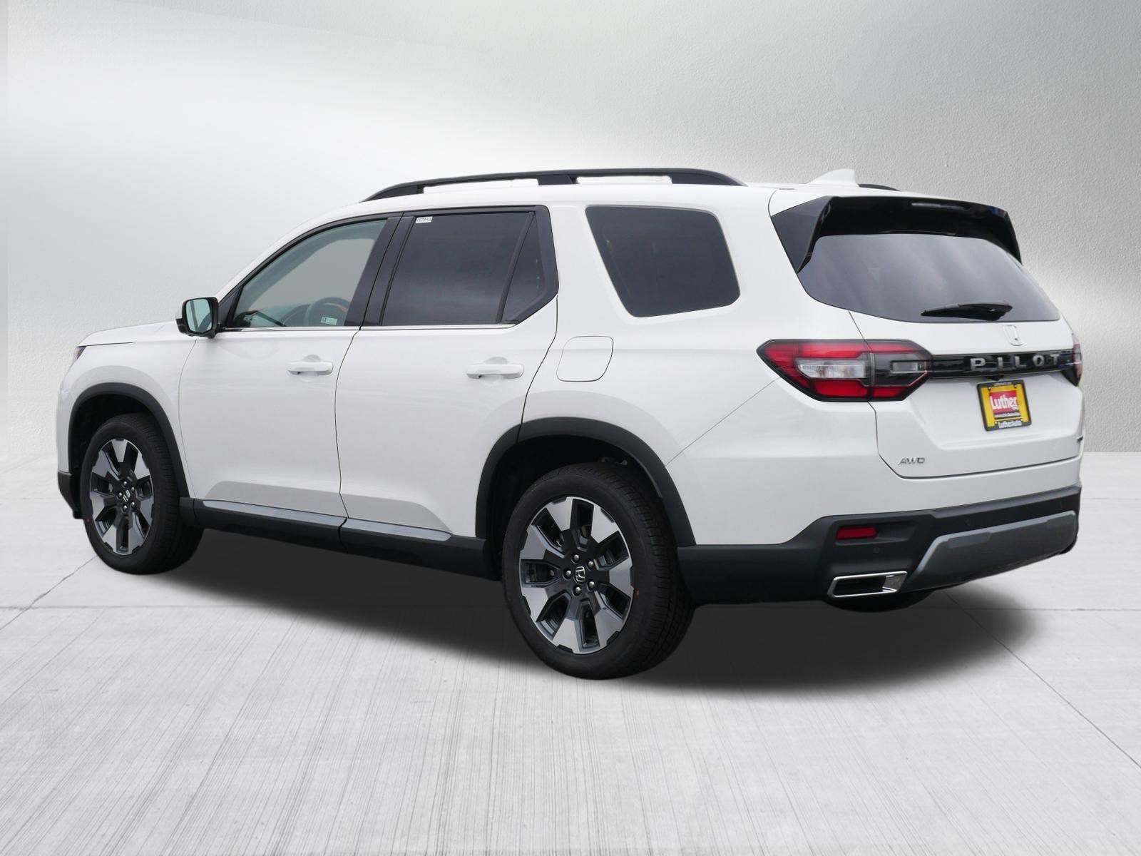 New 2026 Honda Pilot Touring image 5