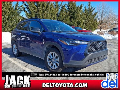 Certified 2025 Toyota Corolla Cross LE image 1