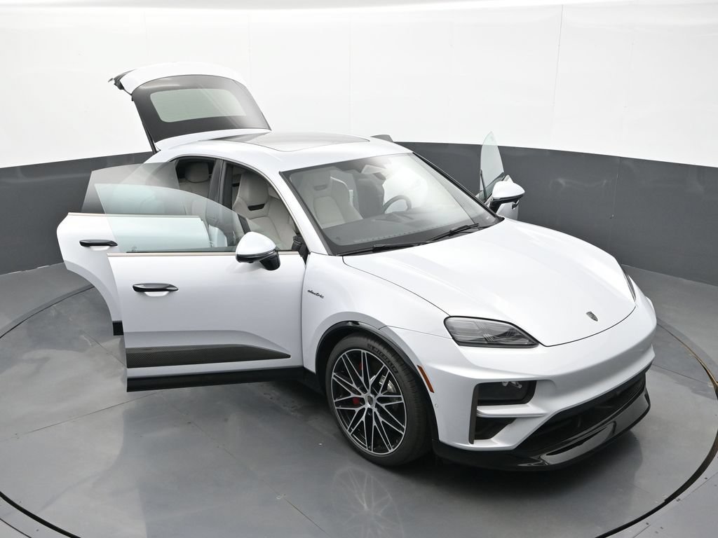 Certified 2025 Porsche Macan Turbo Electric AWD/4WD image 34