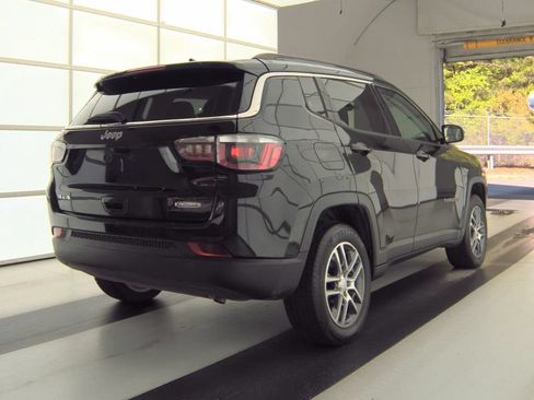Used 2018 Jeep Compass Latitude w/ Popular Equipment Group AWD/4WD image 8