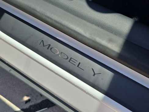 Used 2023 Tesla Model Y Long Range AWD/4WD image 11