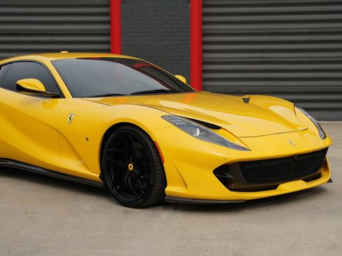 Used 2019 Ferrari 812 Superfast RWD image 57