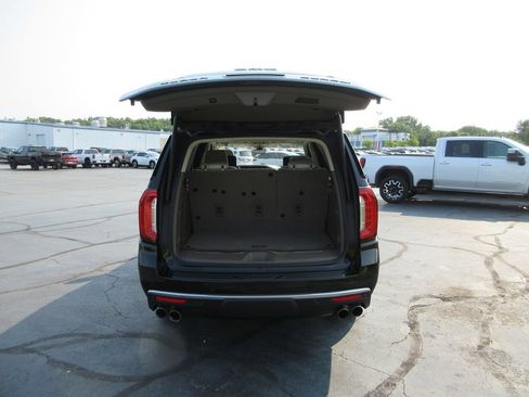 Certified 2021 GMC Yukon Denali w/ Denali Ultimate Package AWD/4WD image 9