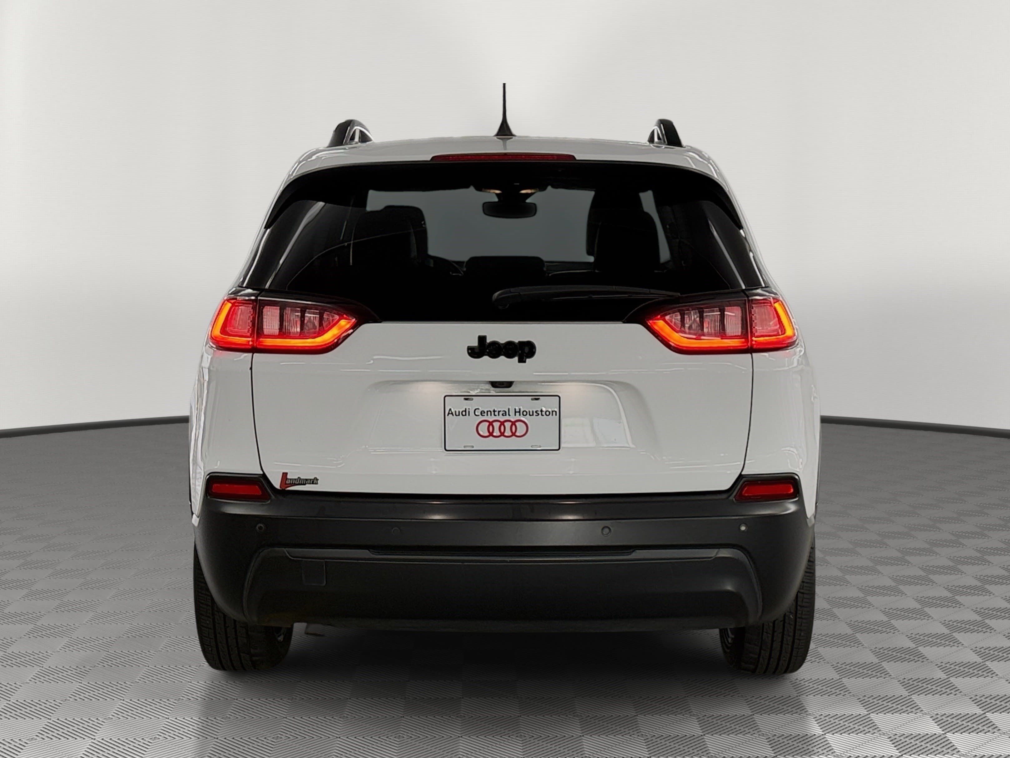 Used 2021 Jeep Cherokee Latitude Plus FWD image 10
