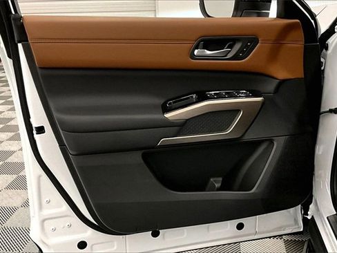 New 2025 Nissan Pathfinder Platinum image 30