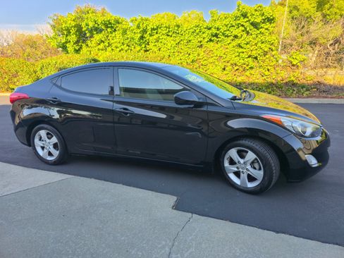 Used 2013 Hyundai Elantra GLS w/ Preferred Pkg FWD image 10