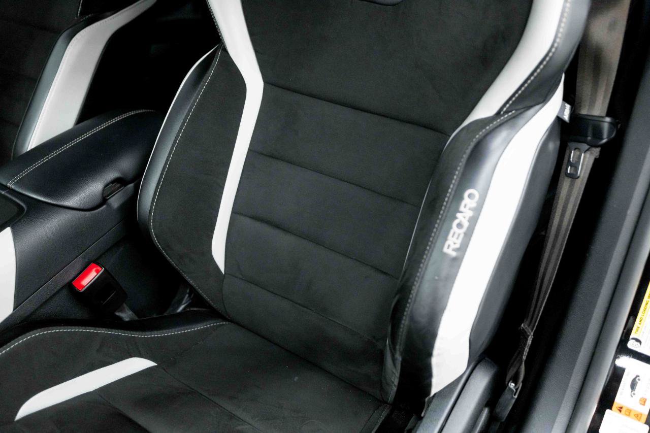 Used 2021 Ford Mustang Shelby GT500 w/ Carbon Fiber Track Pack RWD image 52