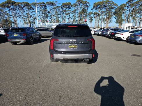 New 2025 Kia Telluride S image 4