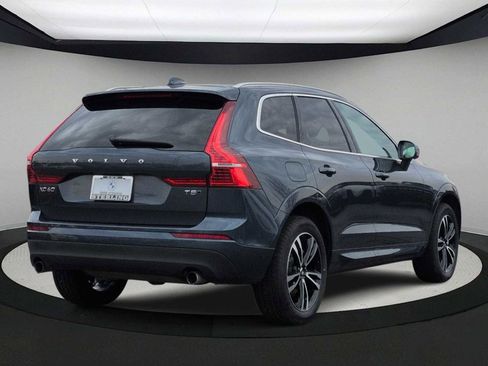 Used 2021 Volvo XC60 T5 Momentum w/ Advanced Package image 8