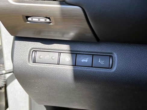 Used 2023 Nissan Pathfinder Platinum w/ Lighting Package (N93) AWD/4WD image 19