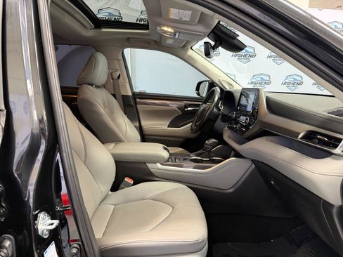 Used 2021 Toyota Highlander Limited AWD/4WD image 27