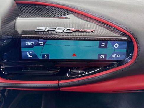 Used 2022 Ferrari SF90 Spider image 17