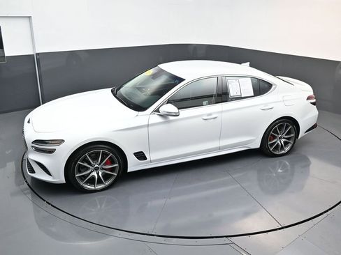 Used 2025 Genesis G70 2.5T image 18