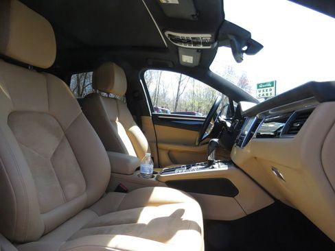 Used 2017 Porsche Macan AWD/4WD image 13