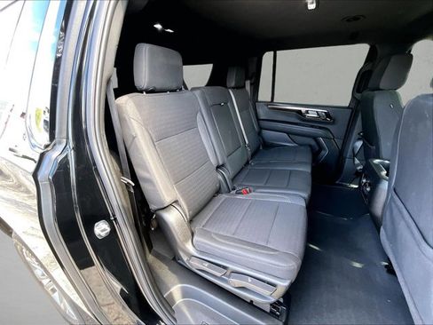 Used 2026 Chevrolet Suburban LS image 28