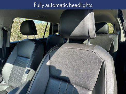 Used 2023 Volkswagen Tiguan SE image 6