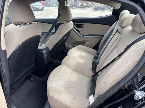 Used 2016 Hyundai Elantra SE image 11