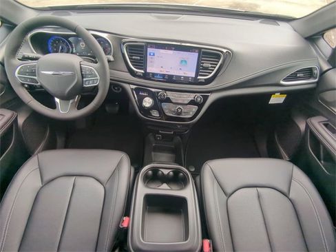 New 2026 Chrysler Pacifica Select image 19