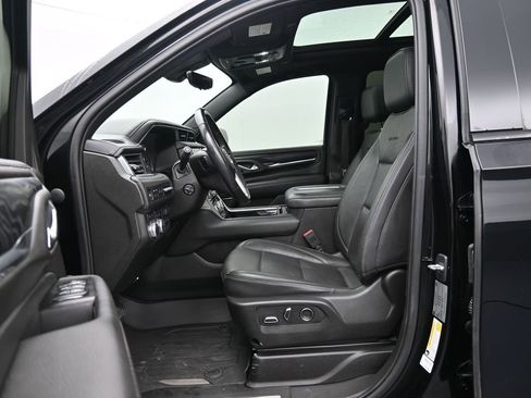 Used 2021 GMC Yukon XL Denali w/ Denali Premium Package image 31