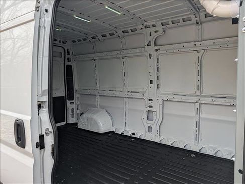 Used 2023 RAM ProMaster 2500 image 15