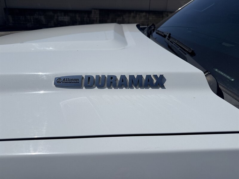 Used 2019 GMC Sierra 2500 Denali w/ Duramax Plus Package AWD/4WD image 7