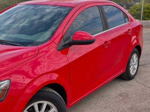 Used 2019 Chevrolet Sonic LT w/ Convenience Package image 9