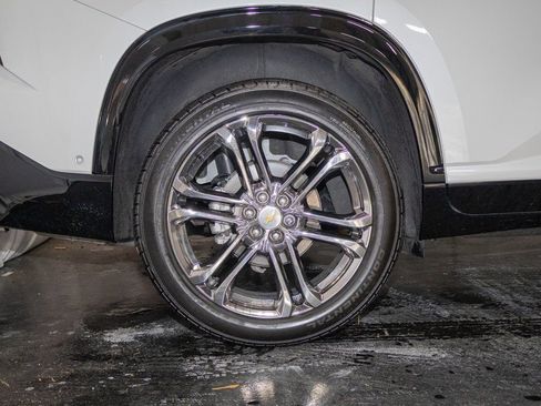 Certified 2025 Chevrolet Traverse High Country image 9