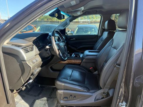 Used 2018 Chevrolet Suburban Premier AWD/4WD image 8