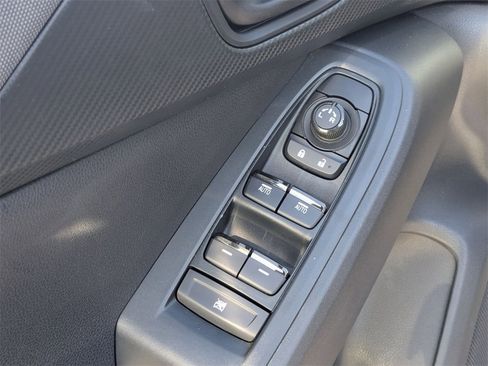 Used 2024 Subaru Crosstrek 2.0i Premium image 15