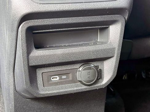 Used 2022 Volkswagen Tiguan SE R-Line image 14