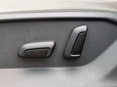 Certified 2020 Volkswagen Tiguan SE w/ Panoramic Sunroof Package image 28