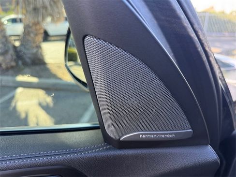 Used 2022 BMW X7 xDrive40i w/ Premium Package image 13