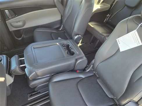 New 2026 Kia Carnival LXS image 23