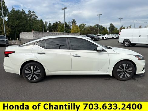 Used 2021 Nissan Altima 2.5 SV AWD/4WD image 8