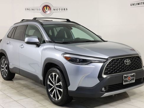 Used 2022 Toyota Corolla Cross XLE image 34