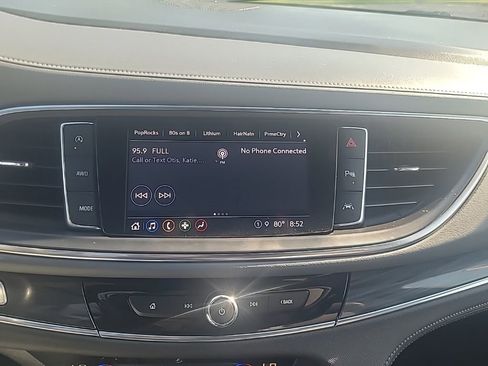 Used 2023 Buick Enclave Essence image 21