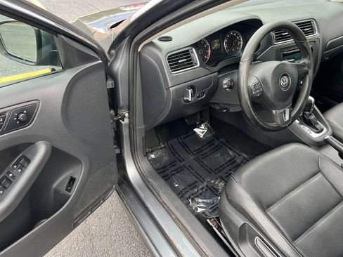Used 2012 Volkswagen Jetta SE FWD image 16