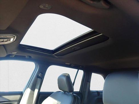 New 2025 Jeep Grand Cherokee Altitude image 14