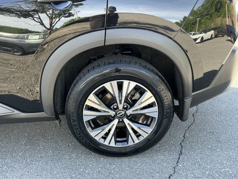 Used 2022 Nissan Rogue SV AWD/4WD image 9