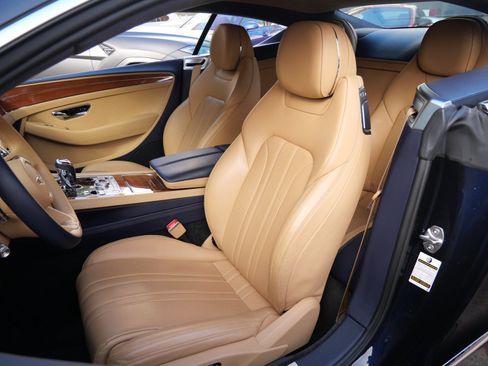 Used 2023 Bentley Continental GT V8 image 16